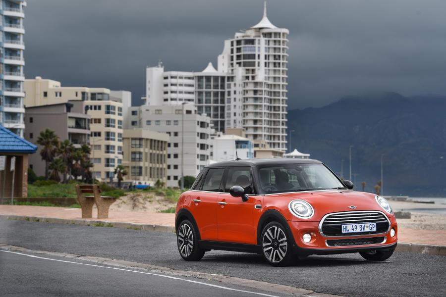  Mini Cooper 5-Door (F56) 2018 года  (ZA) (фото 4 из 32)